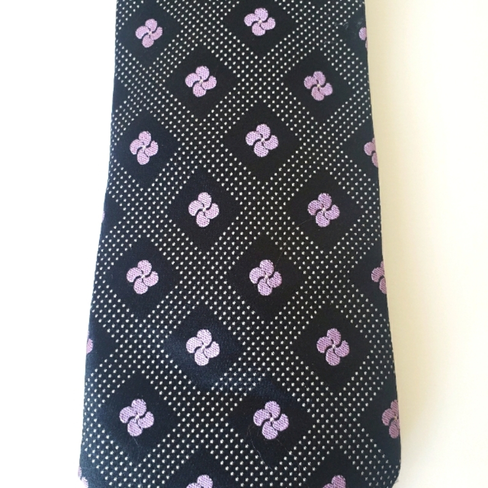 Ike Behar New York black and pink floral tie with bold geometric design